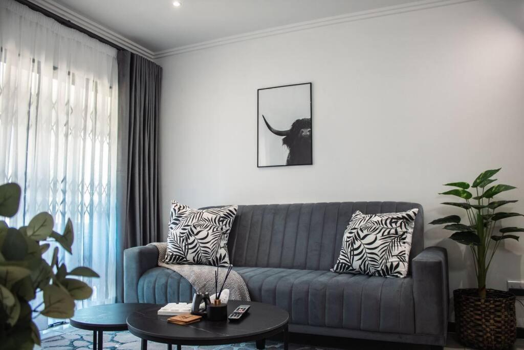 Elegant Two-Bedroom Apartment Sandton Exterior foto